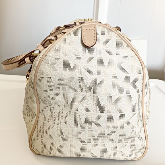 Michael Kors Monogram Vanilla shoulder handbag - Picture 3 of 10